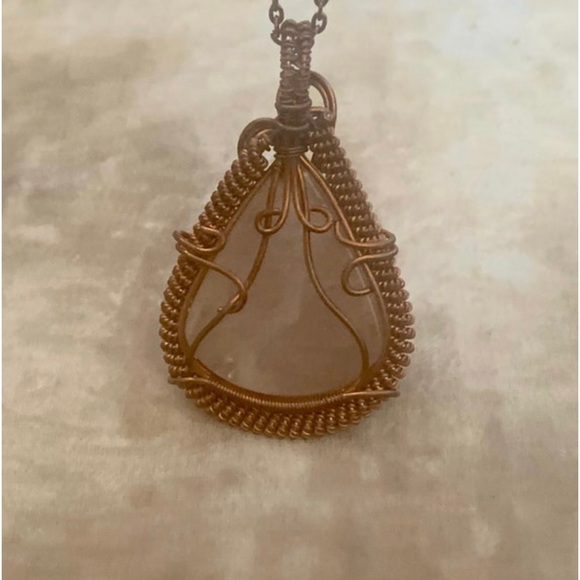 New! Hand Crafted Coper Wire Rose Quartz Pendant and Matching Chain Neck… - Picture 8 of 9